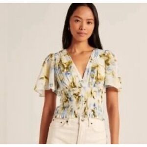 Abercrombie &‎ Fitch Floral Blouse V Neck Smocked Top Flutter Sleeve Blue Large